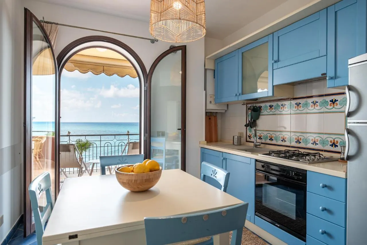 Residence L'Arcipelago Appartamenti Fronte Mare Con Ampio Balcone Capo d'Orlando Holiday home