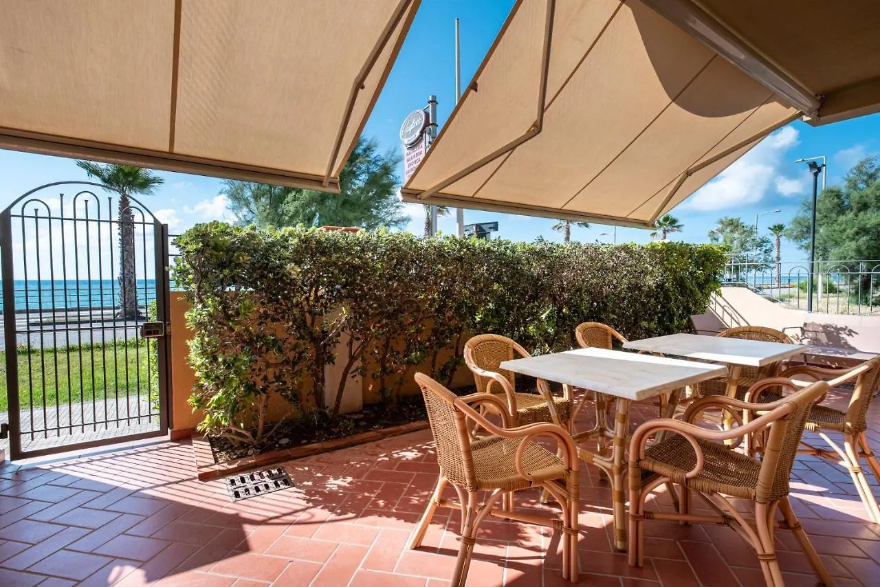 Residence L'Arcipelago Appartamenti Fronte Mare Con Ampio Balcone Capo d'Orlando Holiday home