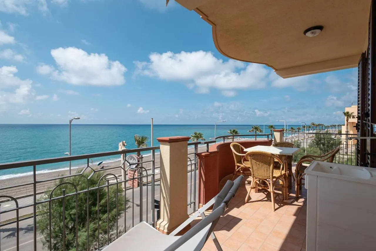 Holiday home Residence L'Arcipelago Appartamenti Fronte Mare Con Ampio Balcone Capo d'Orlando Italy