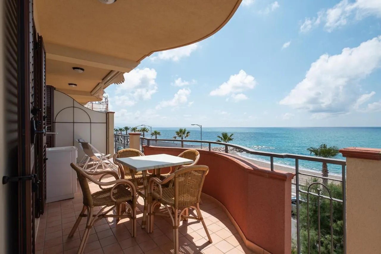 Residence L'Arcipelago Appartamenti Fronte Mare Con Ampio Balcone Capo d'Orlando 0*,