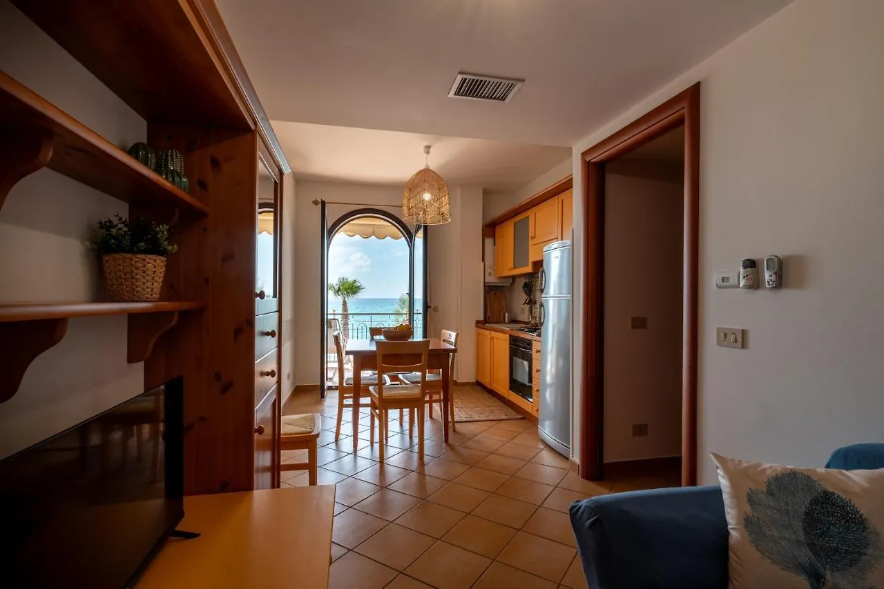 Residence L'Arcipelago Appartamenti Fronte Mare Con Ampio Balcone Capo d'Orlando Italy